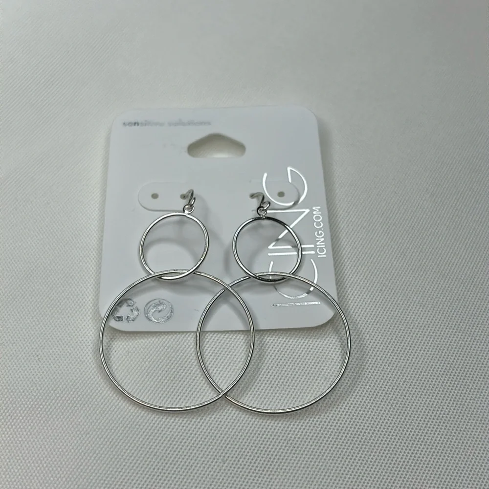 Icing Circle Dangle Earrings Silver